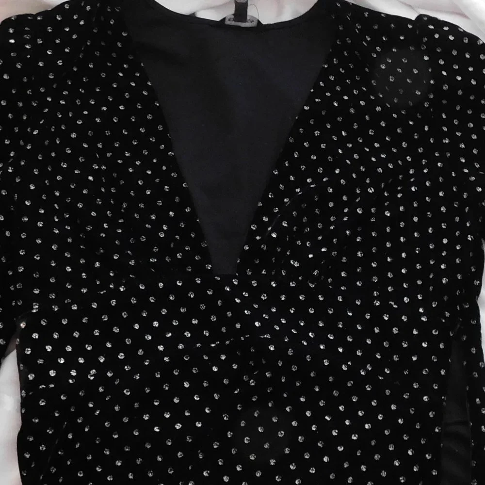 NWT - Express - Sexy Deep V-Neck Velvet Top with Sparkle, SZ: XS - Picture 7 of 10